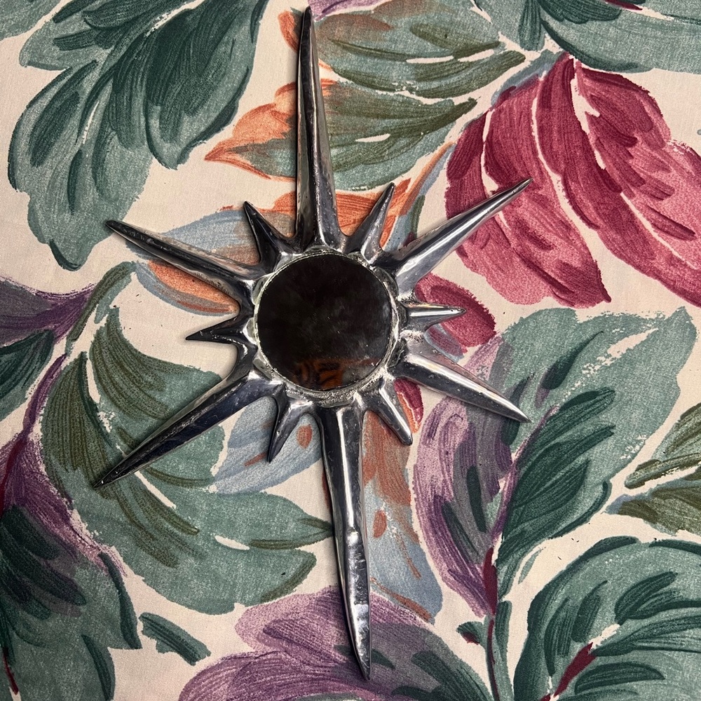 Silver Metal Star Burst Mini Mirror Wall Decor